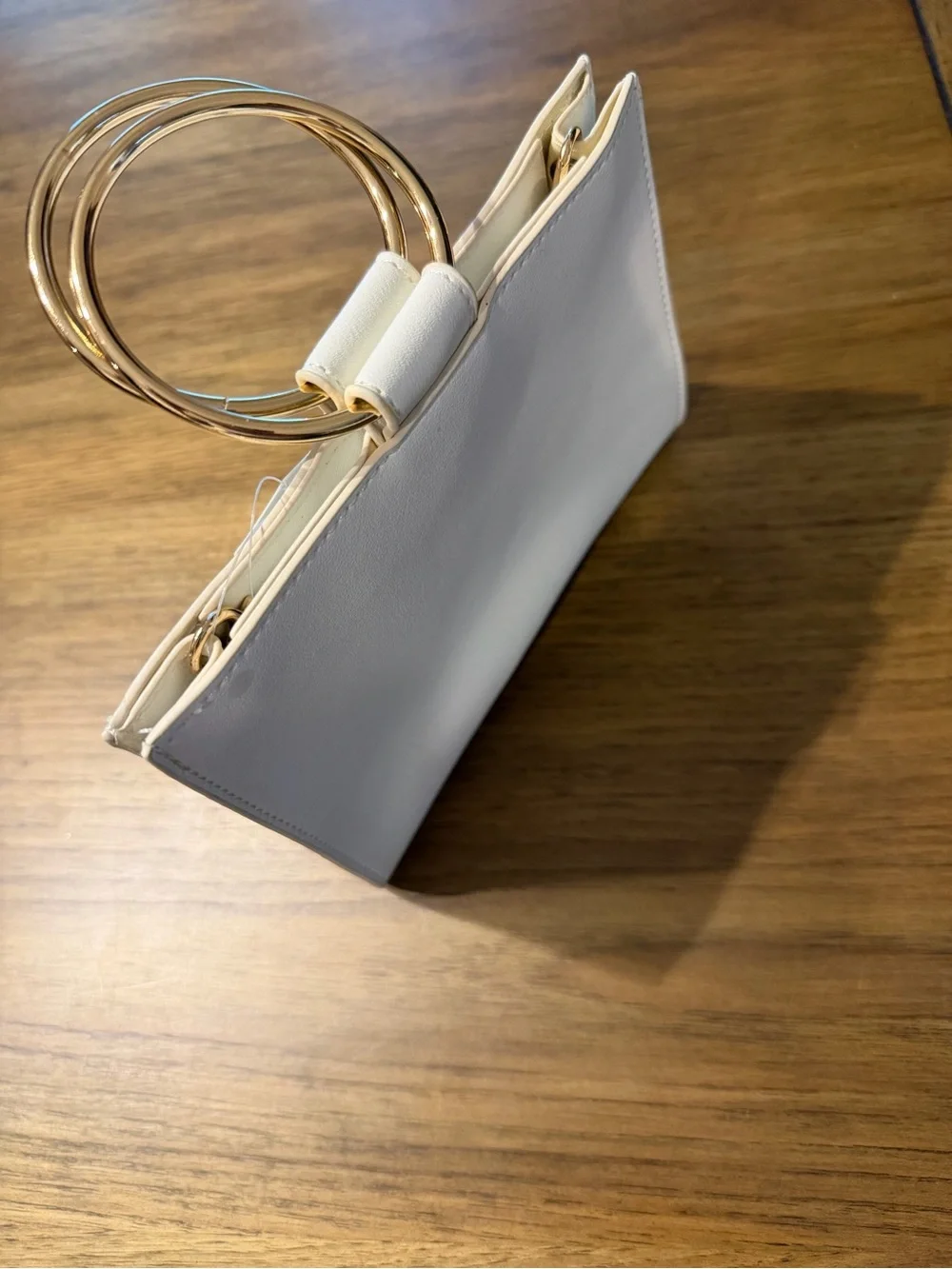 Cruise Club White Ring-Handle Wristlet Clutch